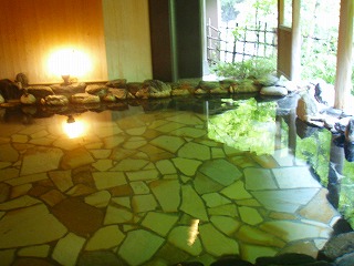 会津東山温泉 原瀧の露天風呂、角度を変えて