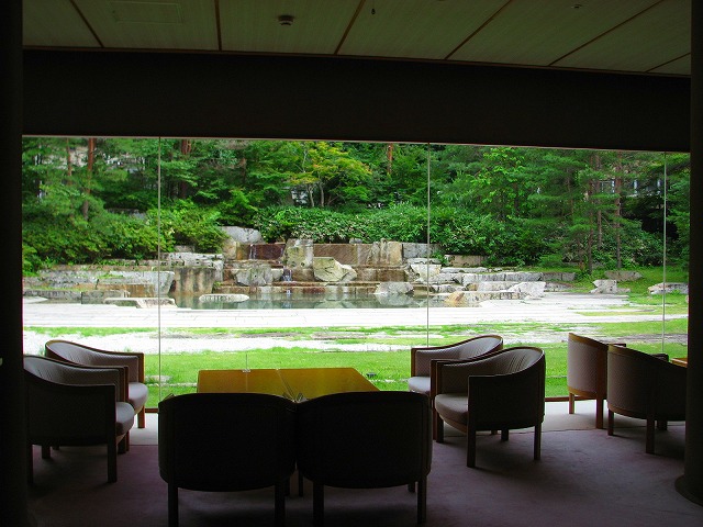 芦ノ牧温泉 丸峰観光ホテルの中庭