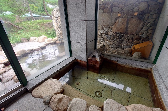 貸し切り家族風呂の内湯