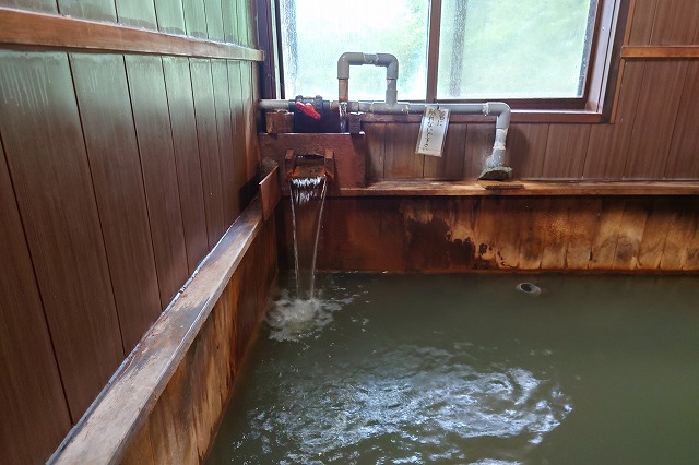 宝寿温泉の湯口
