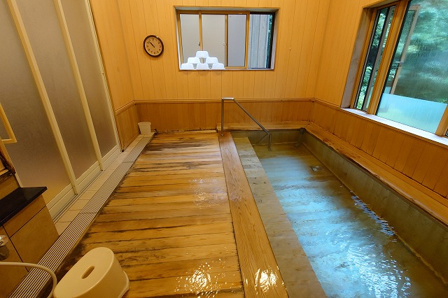 湯ノ沢温泉の浴室