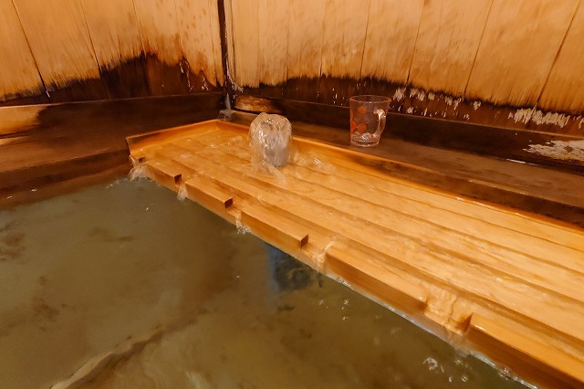 噴水式の湯口