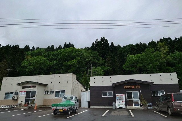 すもも沢温泉郷の旧館と新館