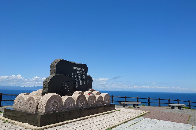 津軽海峡冬景色の石碑