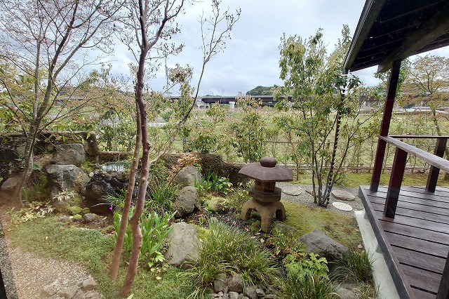 龍泉の湯の庭園