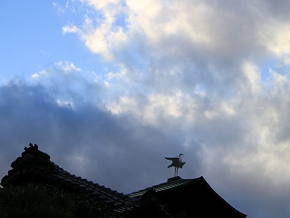 道後温泉本館の屋根の白鷺