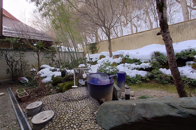 磐梯熱海温泉楽山の陶器風呂