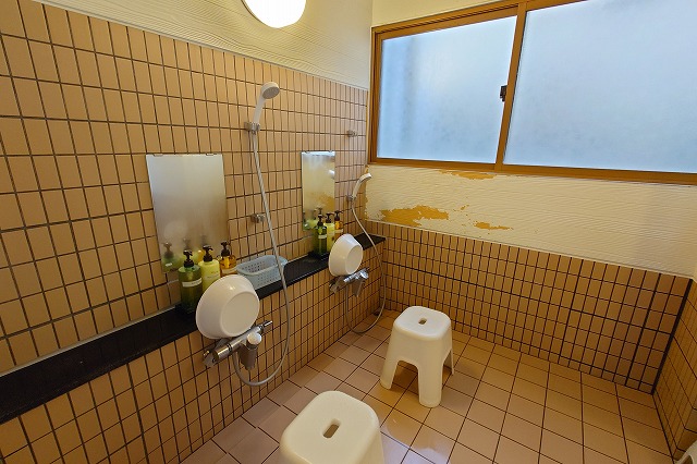 小浴場の洗い場