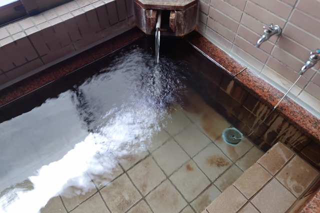 無色透明のお湯