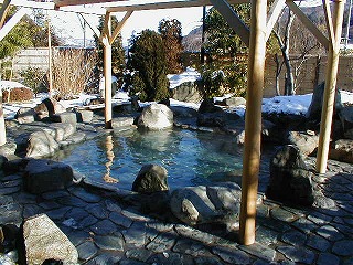 奥平温泉 遊神館の露天風呂