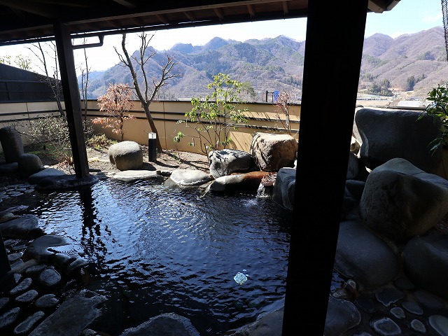 川原湯温泉山木館の石庭の湯の露天風呂