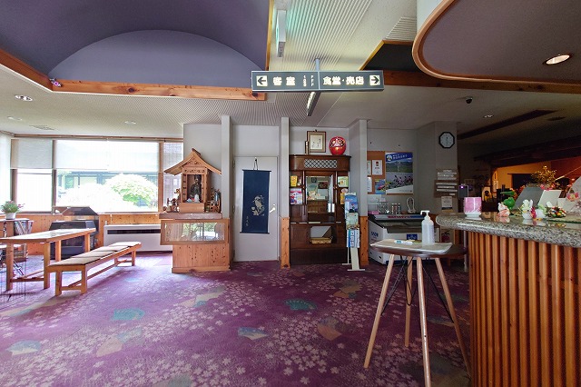 鹿鳴館のフロントとロビー