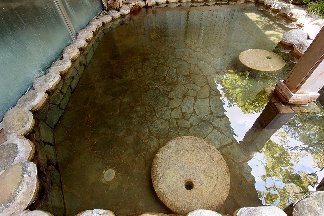 露天風呂の温泉