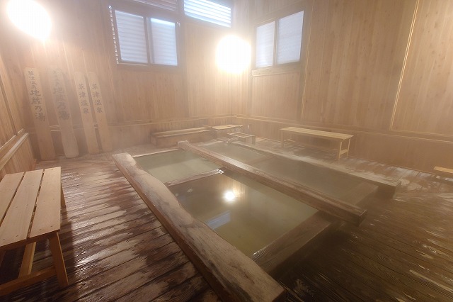 伝統湯地蔵の浴室