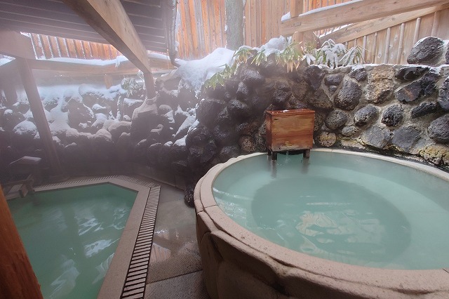 花の湯の露天風呂
