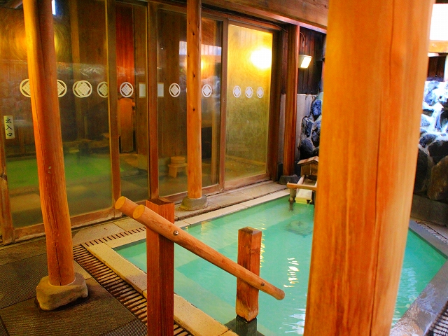 草津温泉奈良屋の花の湯の露天風呂