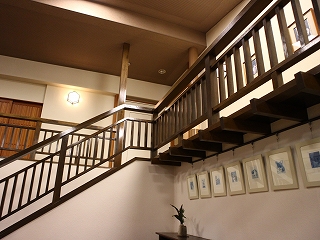 草津ホテルの館内・階段