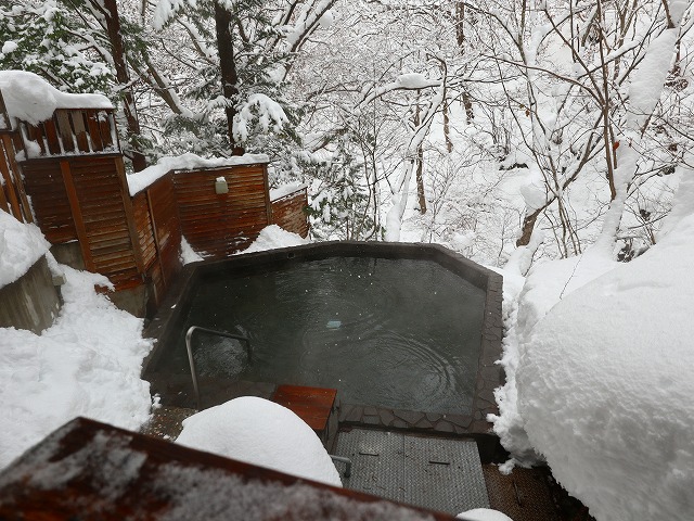 鈴森の湯の露天風呂