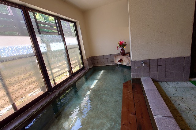 浴槽を別の角度から