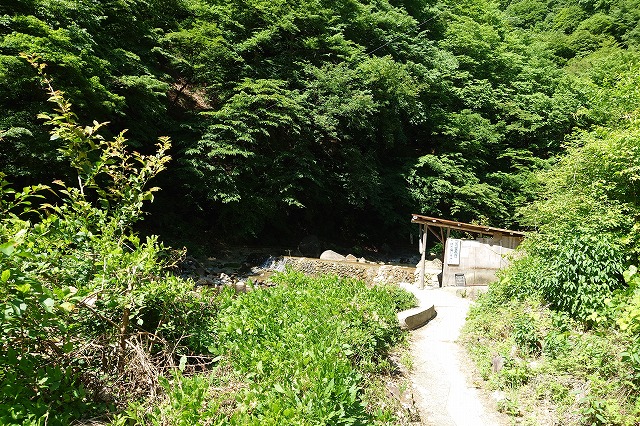 尻焼温泉岩風呂の建物