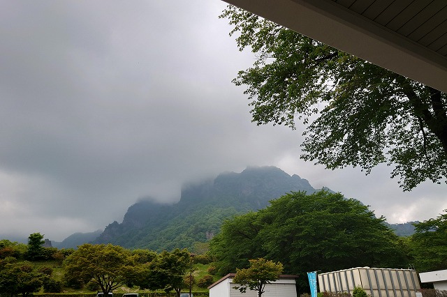 妙義ふれあいプラザの駐車場から見る妙義山