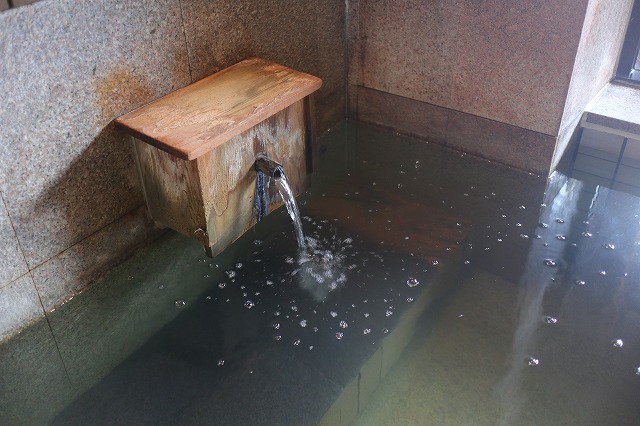 内湯の湯口