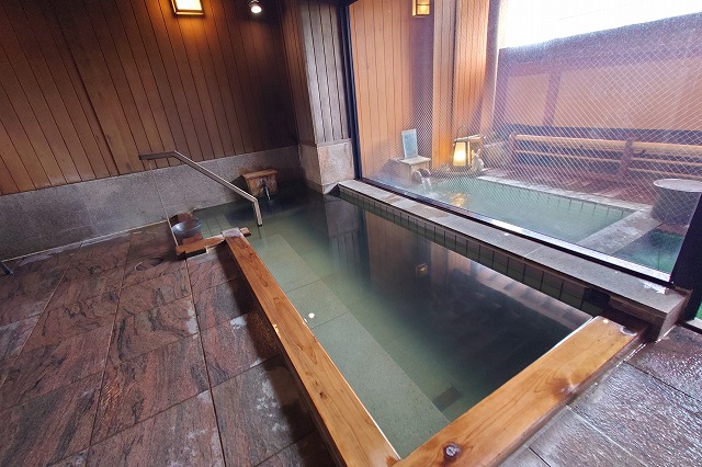 内湯と露天風呂