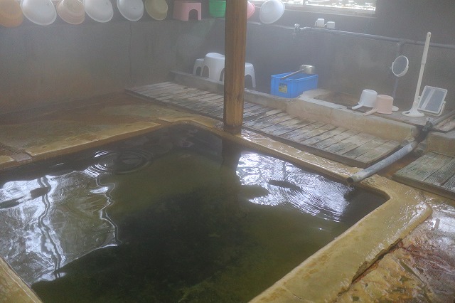 濁川温泉新栄館の浴槽