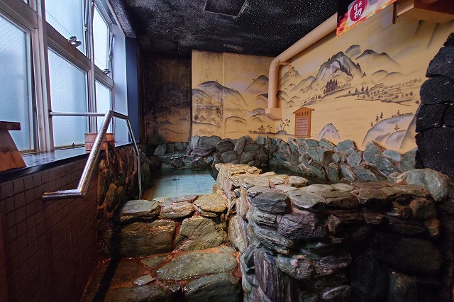 銀泉岩清水風呂