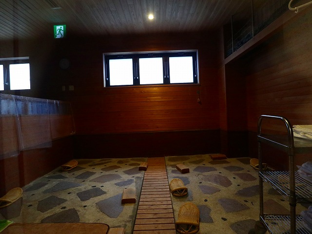 中野屋旅館の温泉岩盤浴室