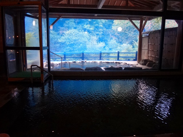 瀬美温泉と青い露天風呂