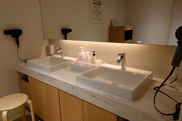 脱衣所の洗面台