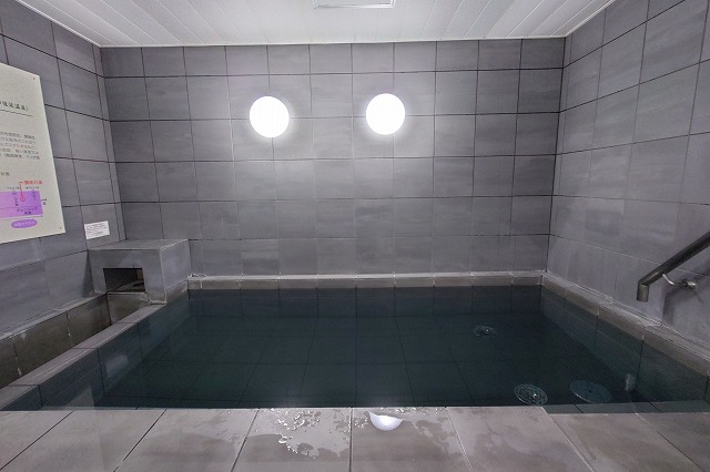 讃岐の湯の浴槽