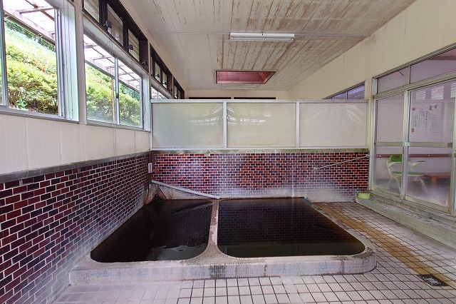 原口温泉の浴室
