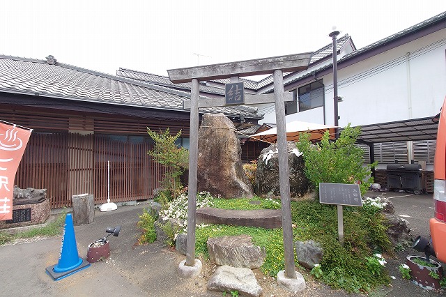 敷地内の鳥居