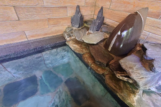 露天風呂の湯口