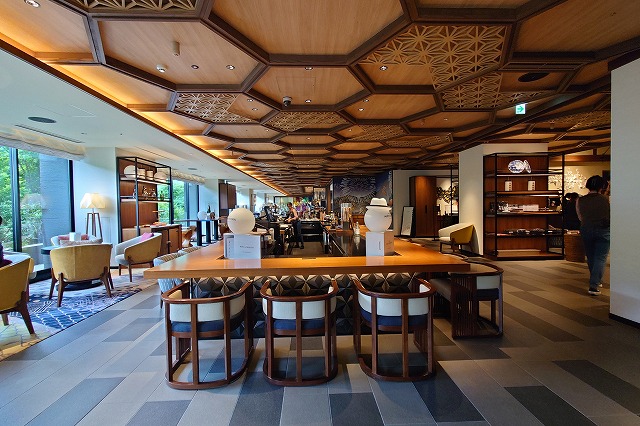 ロビーからレストラン