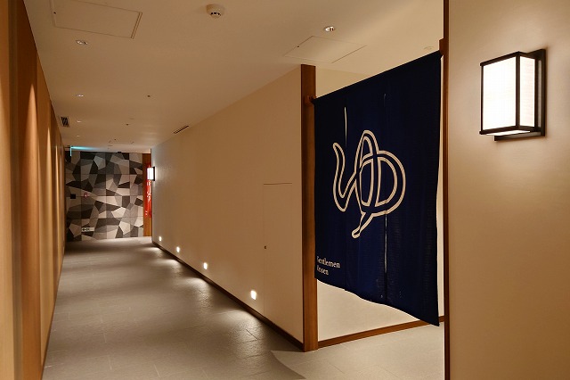 男女別の脱衣所の入口