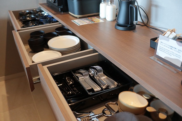 キッチンツールと食器