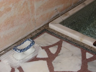 陶器の寝湯の枕