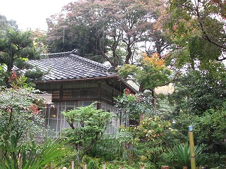 国の登録有形文化財である平賀敬美術館の建物
