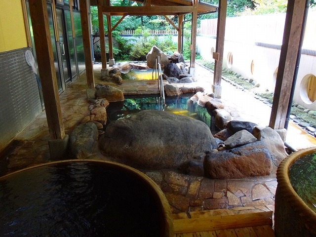 米塚温泉の露天風呂