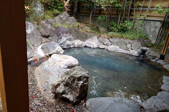 旅館平山の露天風呂