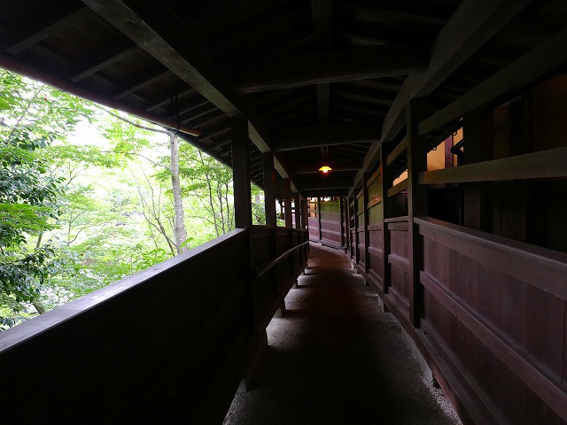 黒川温泉　樹やしきの離れの渡り廊下
