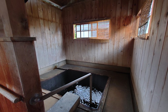馬場温泉の浴室内