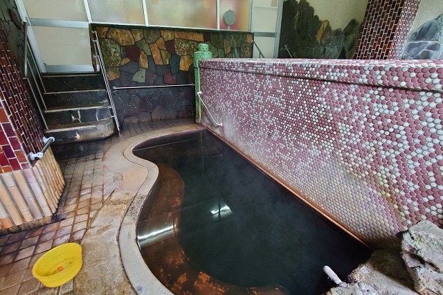 混浴の鉄鉱泉
