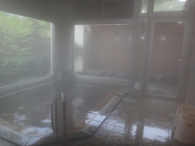 久田旅館の内湯と露天風呂