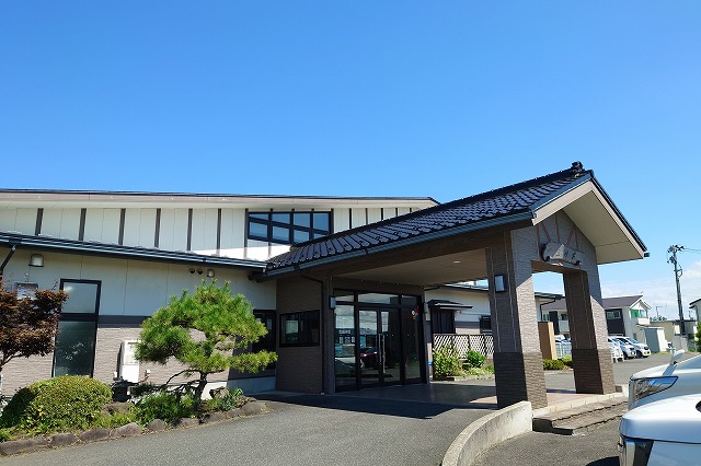 三峰荘の外観