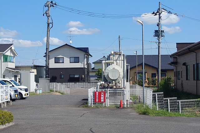 駐車場の温泉タンク