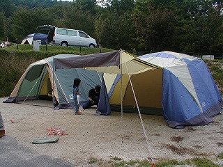 信州駒ヶ根高原家族旅行村アルプスの丘キャンプ場の様子